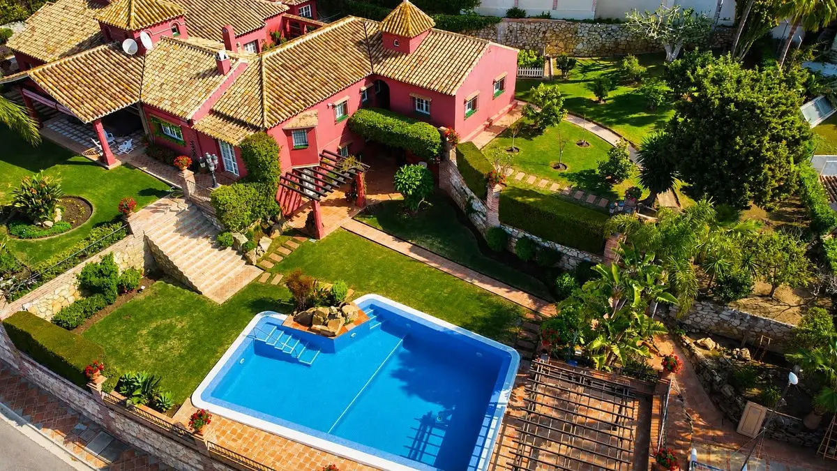 Detached Villa for sale in Torrequebrada — photo 1