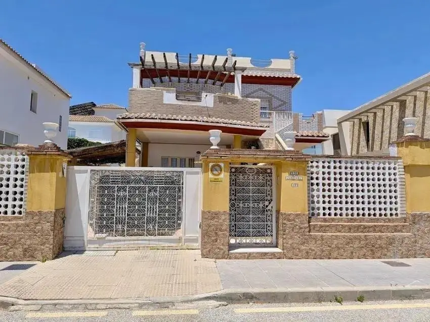Detached Villa for sale in El Tomillar — photo 1