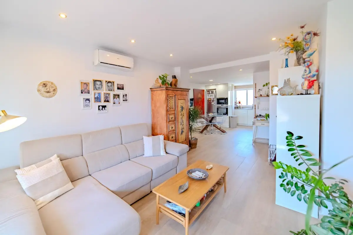 Middle Floor Apartment for sale in Málaga — photo 1