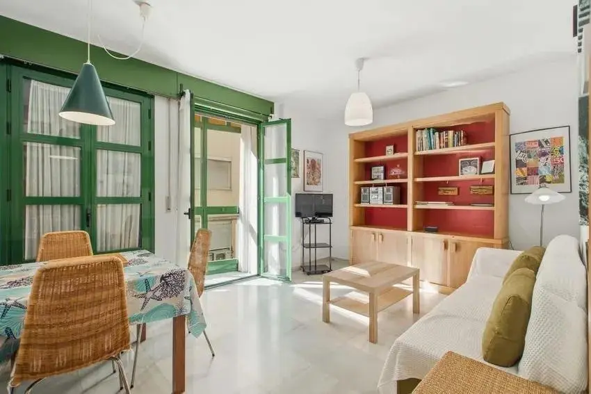 Middle Floor Apartment for sale in Málaga — photo 1