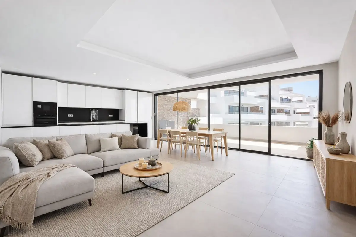 Middle Floor Apartment for sale in Estepona — photo 1