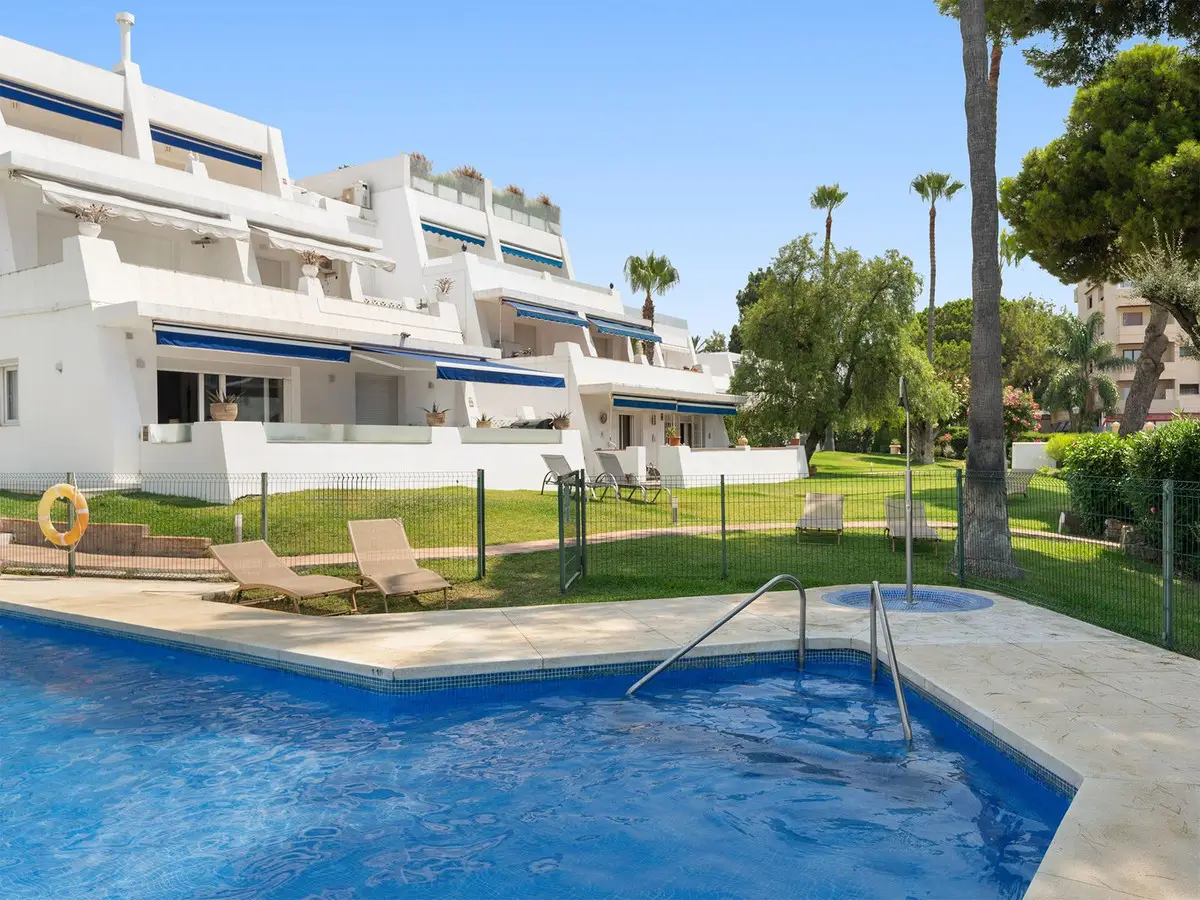 Ground Floor Apartment for sale in Nueva Andalucía — photo 1
