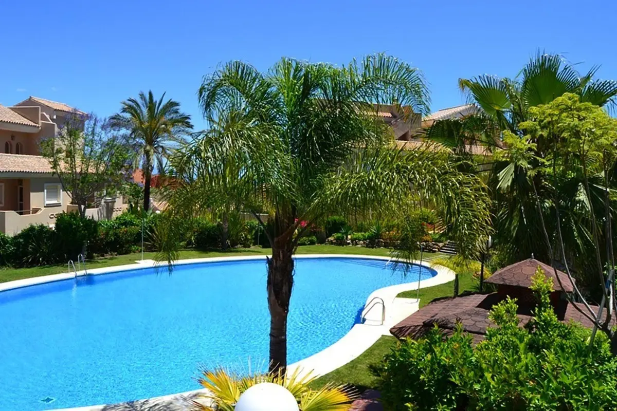 Semi-Detached House for sale in La Duquesa — photo 1