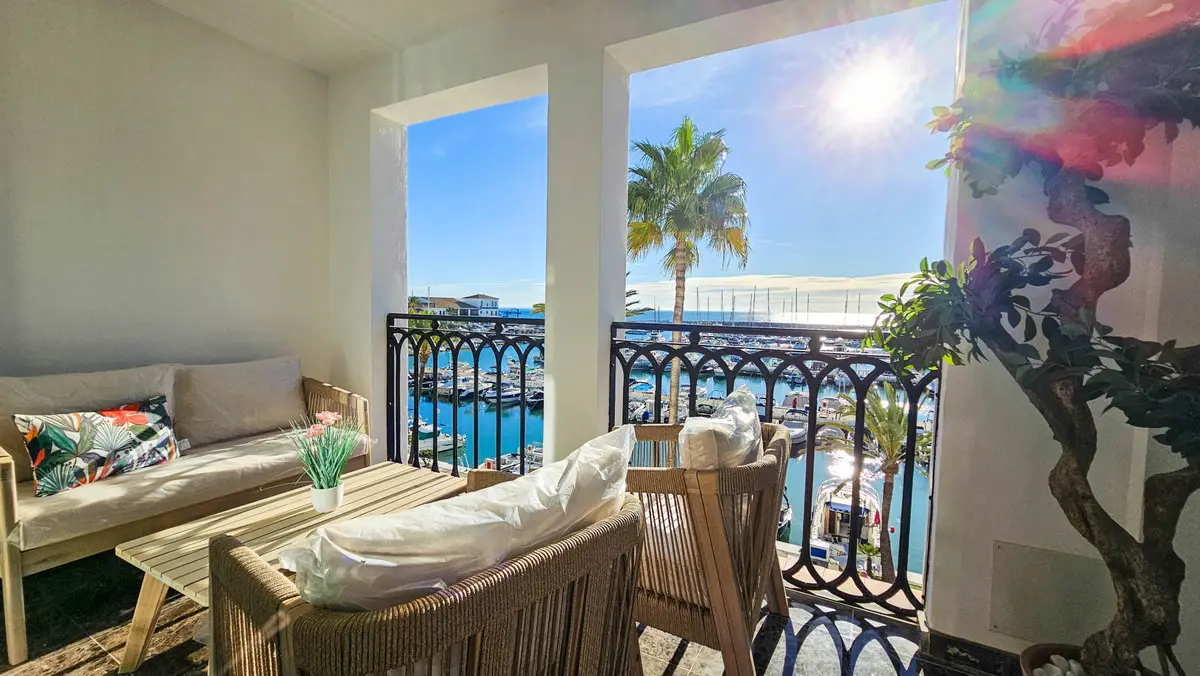 Middle Floor Apartment for sale in La Duquesa — photo 1