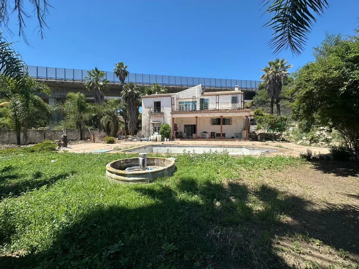 Detached Villa for sale in Nueva Andalucía — photo 1