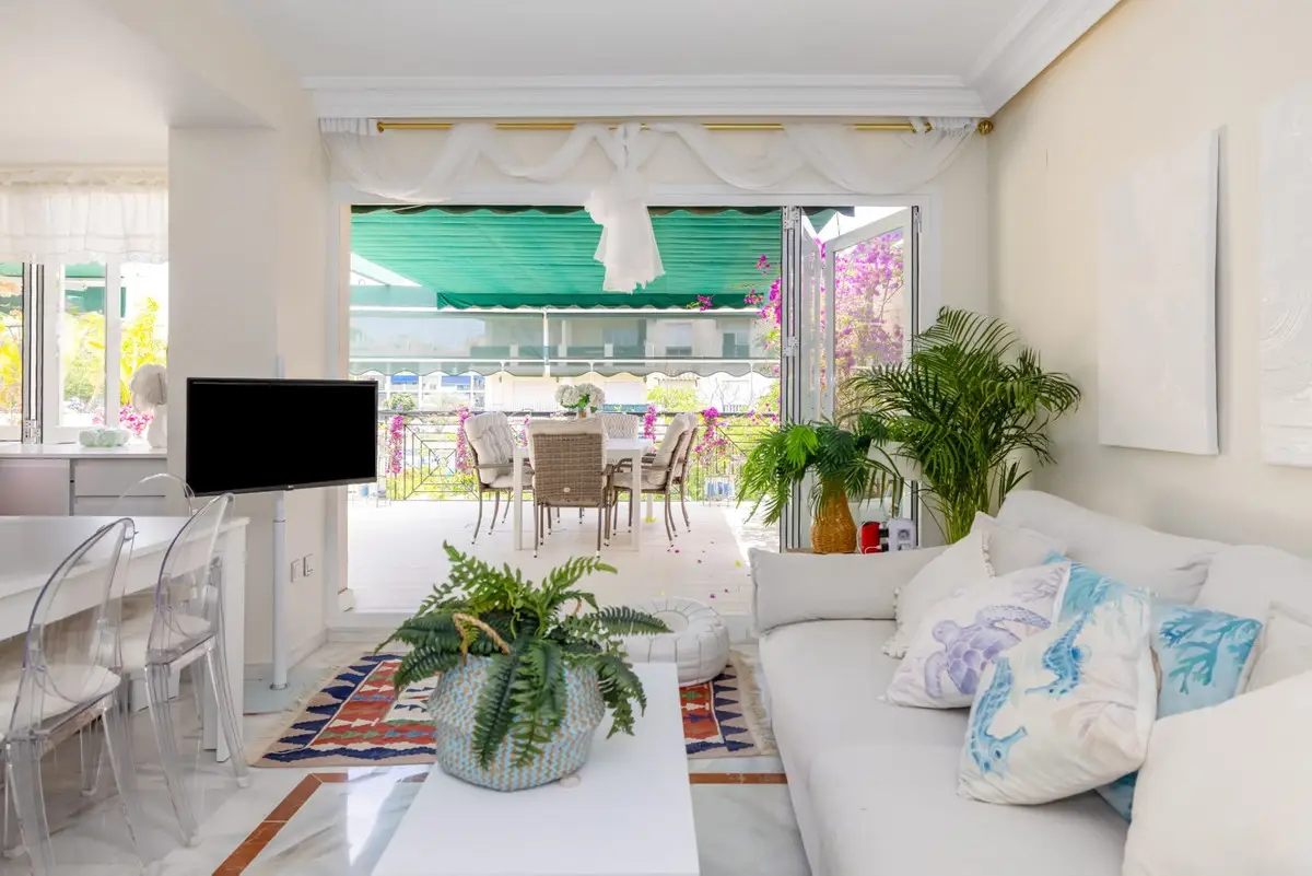 Middle Floor Apartment for sale in Nueva Andalucía — photo 1