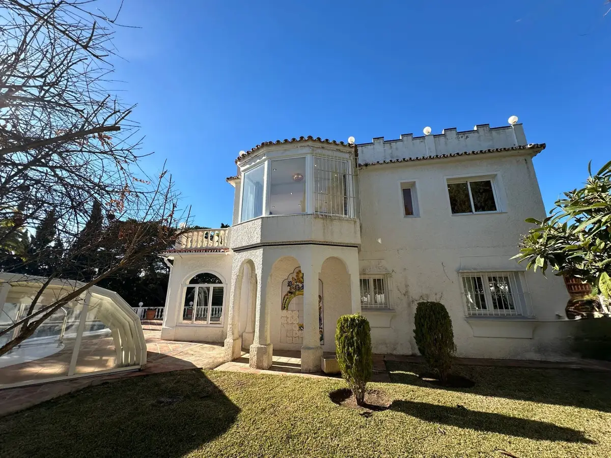 Detached Villa for sale in Marbesa — photo 1