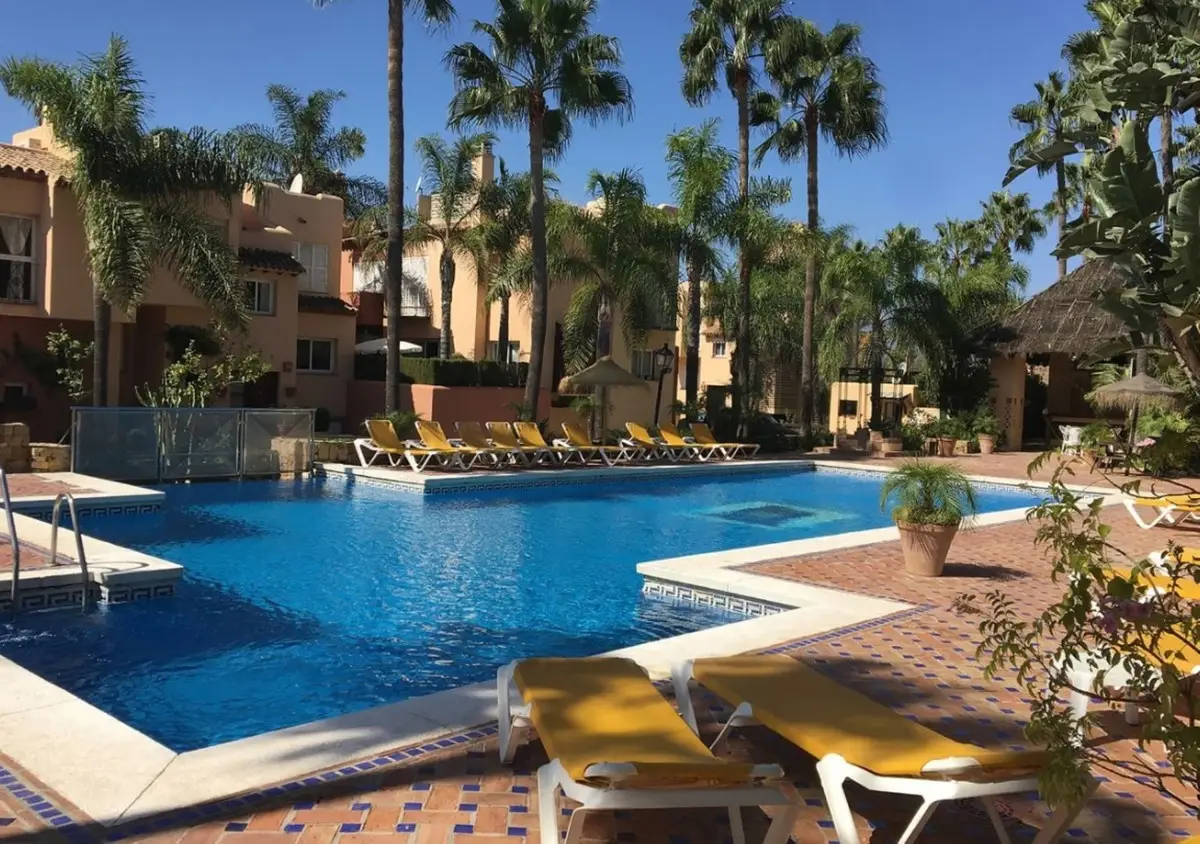 Townhouse for sale in Nueva Andalucía — photo 1