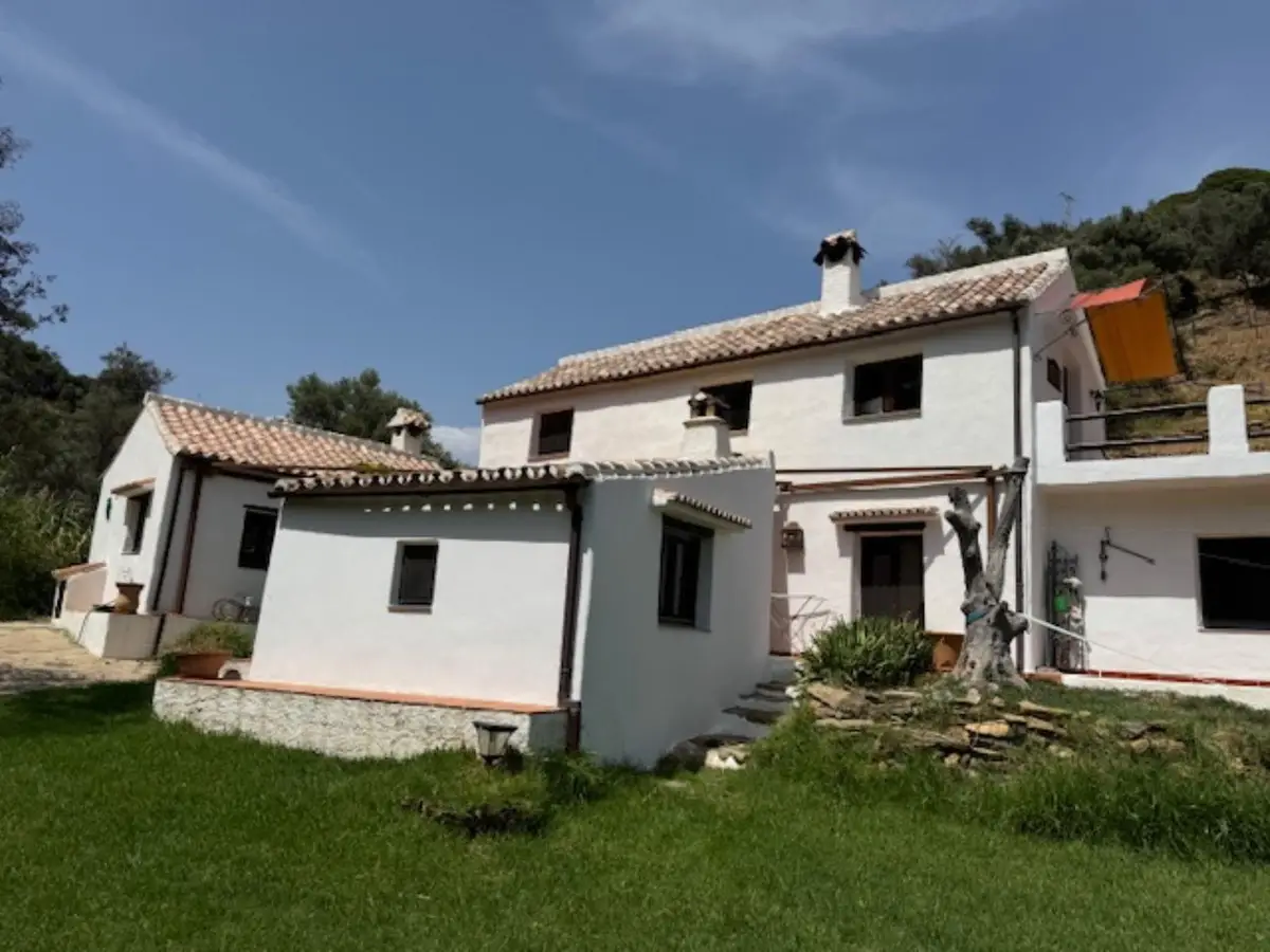Finca - Cortijo for sale in Casares — photo 1