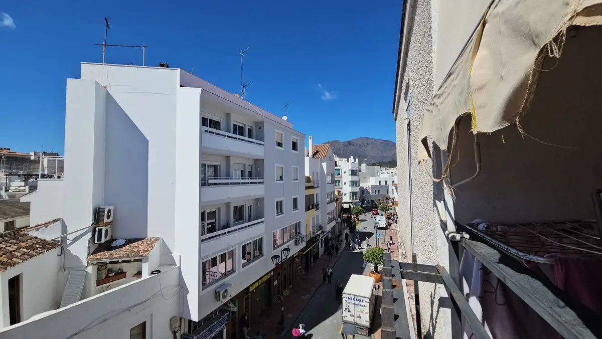 Top Floor Apartment for sale in Estepona — photo 1