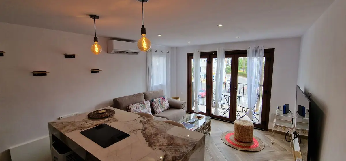 Middle Floor Apartment for sale in La Duquesa — photo 1