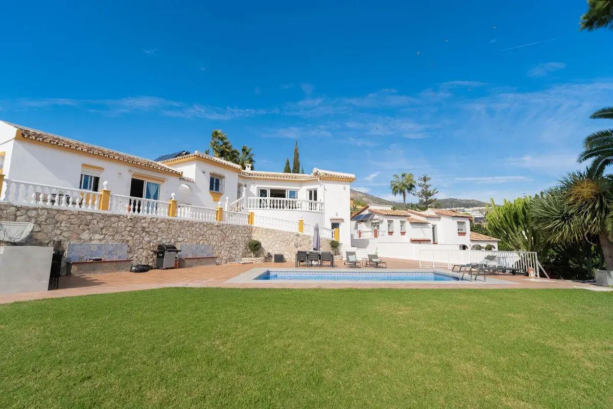 Detached Villa for sale in Benalmadena Costa — photo 1