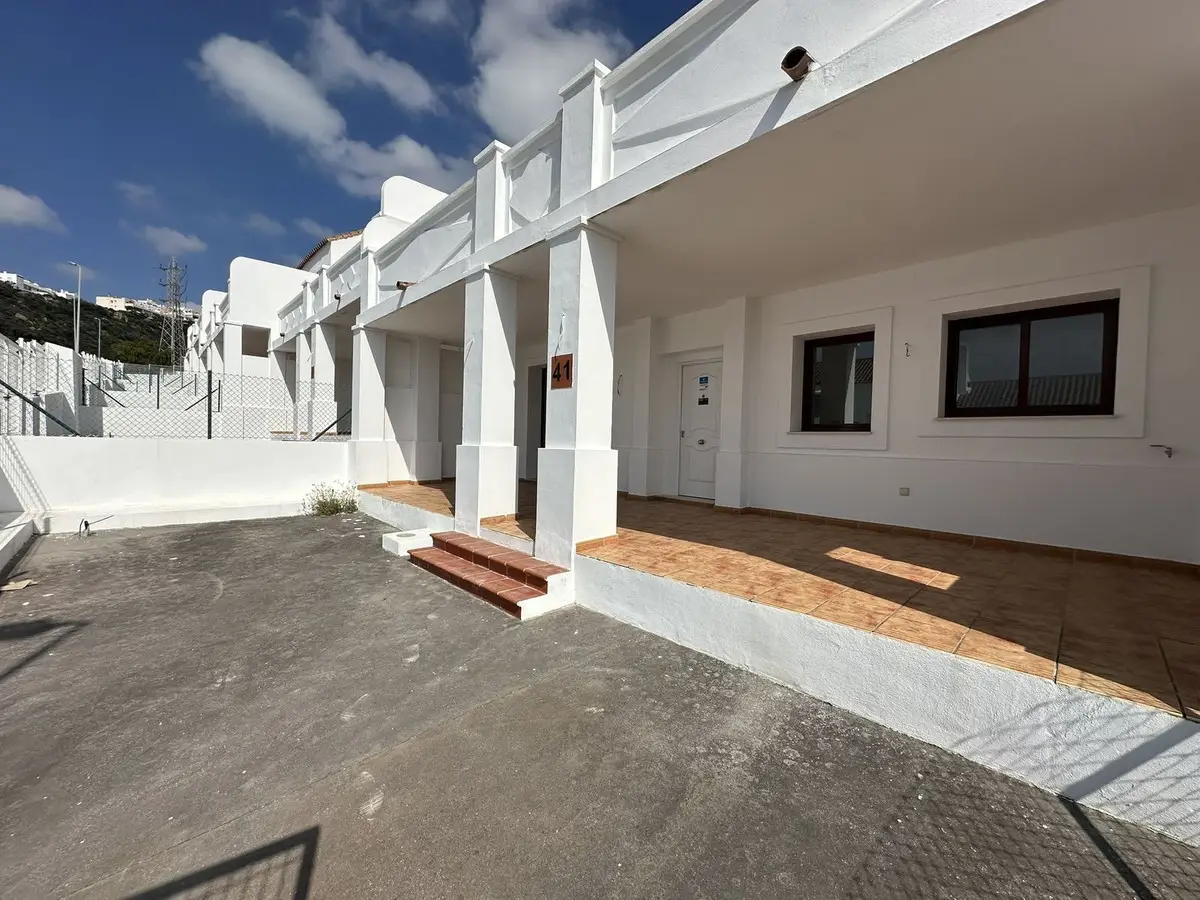 Townhouse for sale in Doña Julia — photo 1