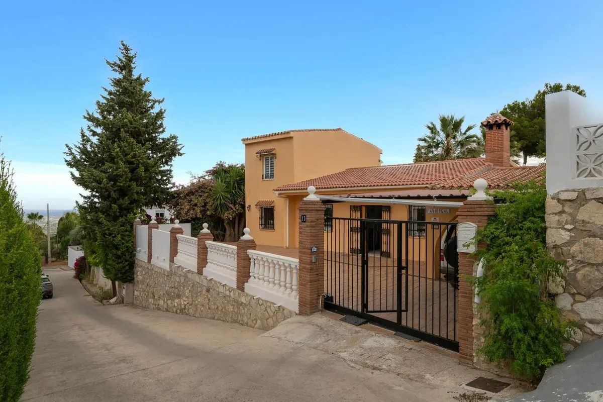 Detached Villa for sale in Alhaurín el Grande — photo 1
