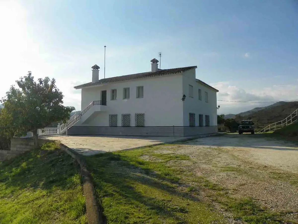 Finca - Cortijo for sale in Coín — photo 1