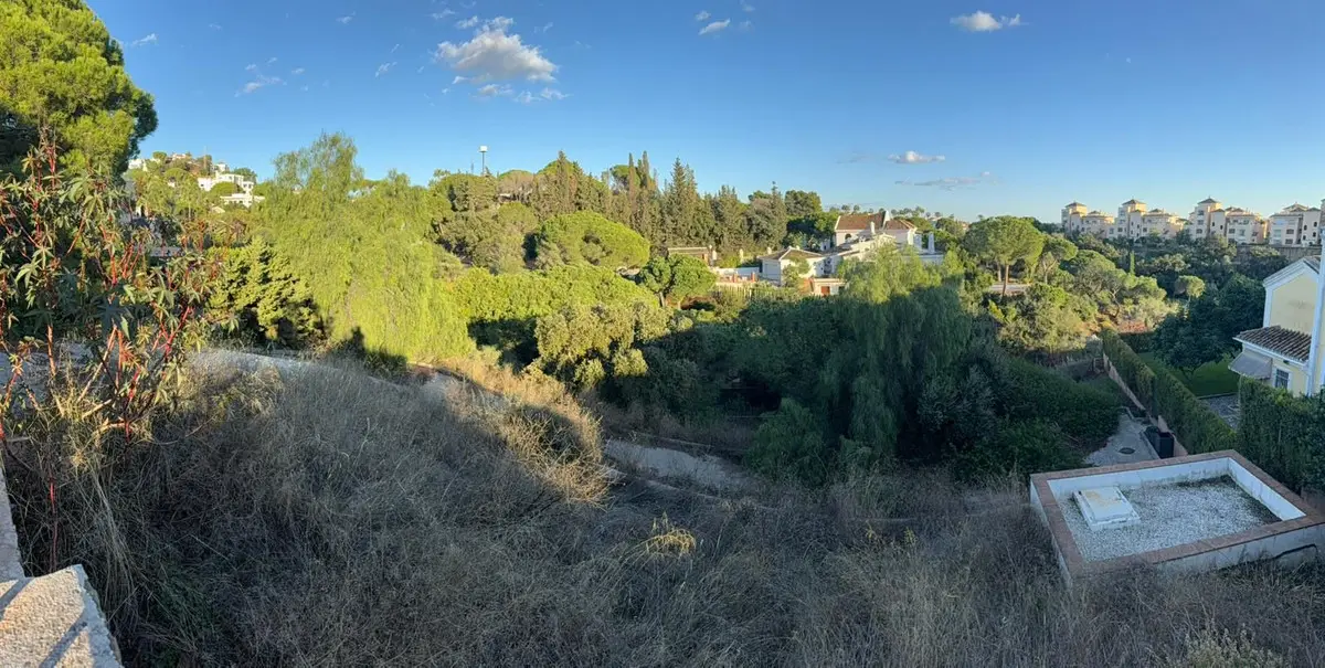Residential Plot for sale in Elviria — photo 1