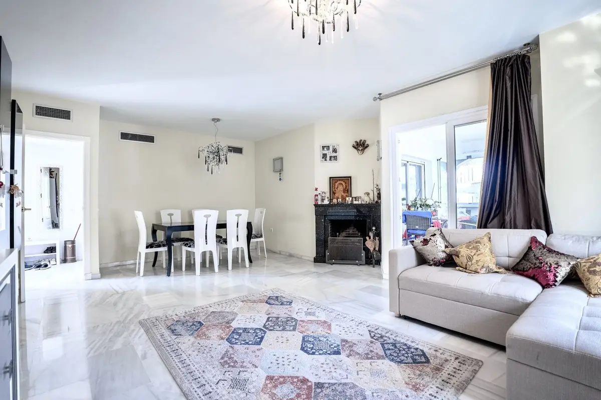 Middle Floor Apartment for sale in Nueva Andalucía — photo 1