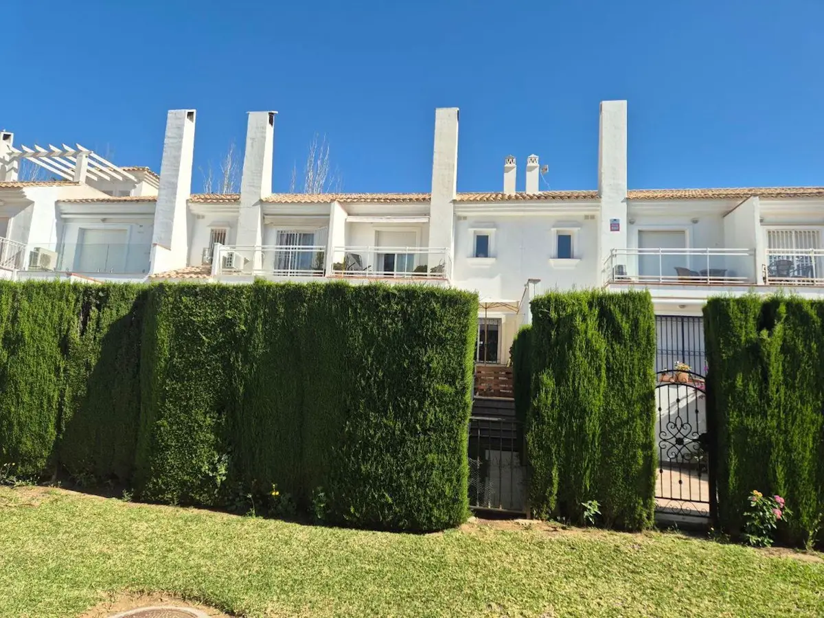 Townhouse for sale in El Hornillo — photo 1