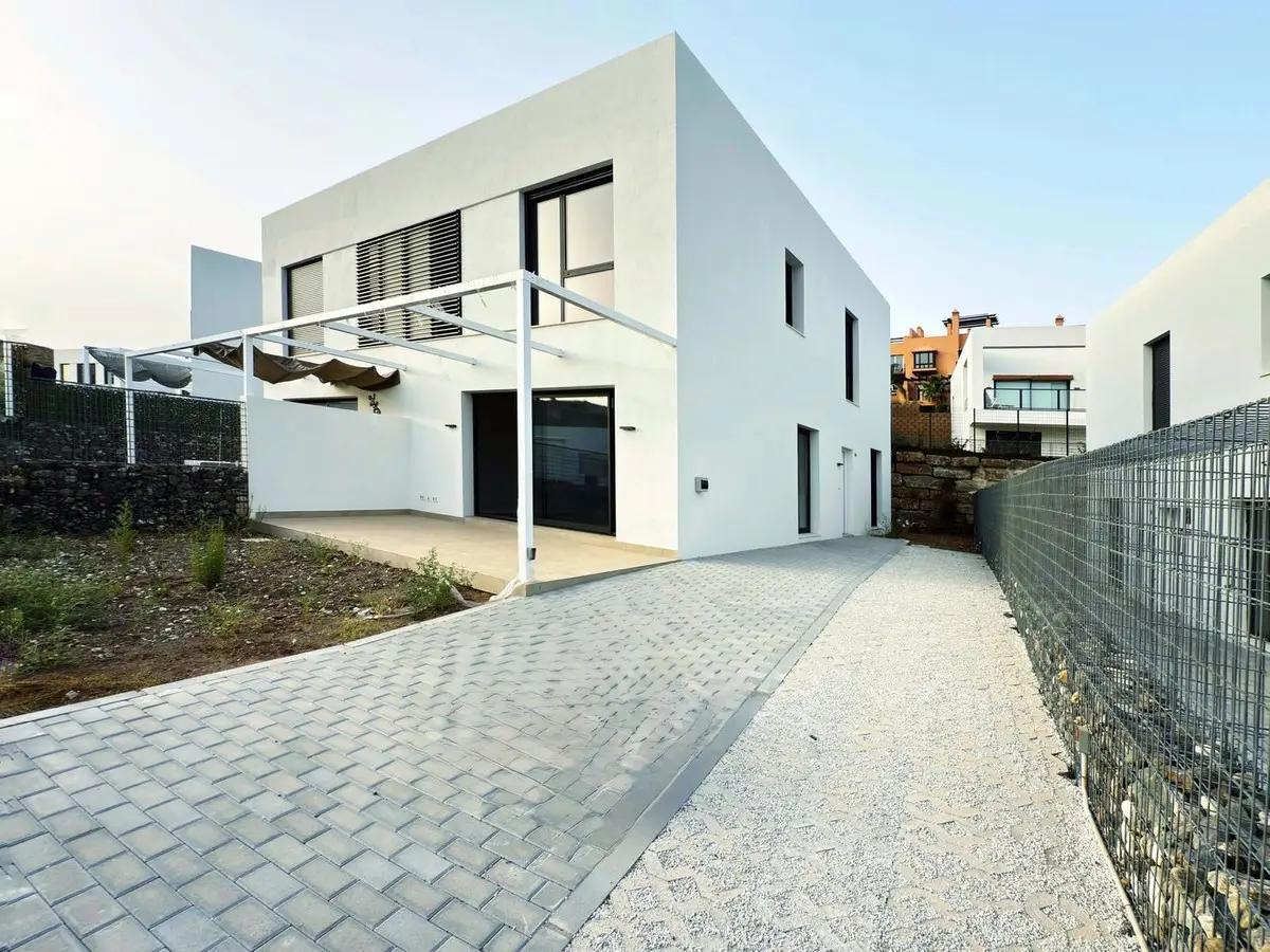 Semi-Detached House for sale in Riviera del Sol — photo 1