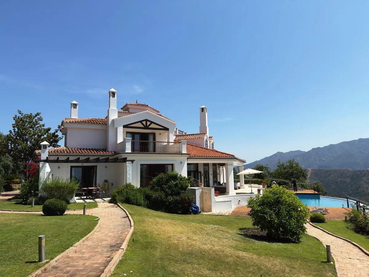 Detached Villa for sale in La Zagaleta — photo 1
