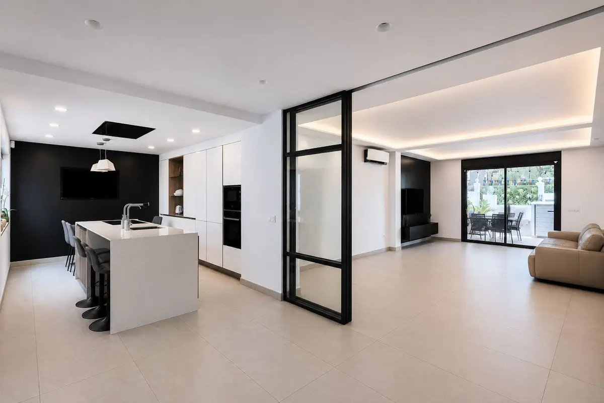 Semi-Detached House for sale in Nueva Andalucía — photo 1
