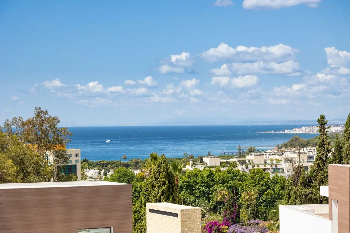 Detached Villa for sale in The Golden Mile — photo 1