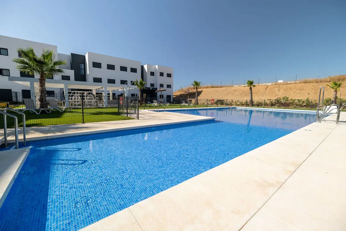 Ground Floor Apartment for sale in Estepona — photo 1