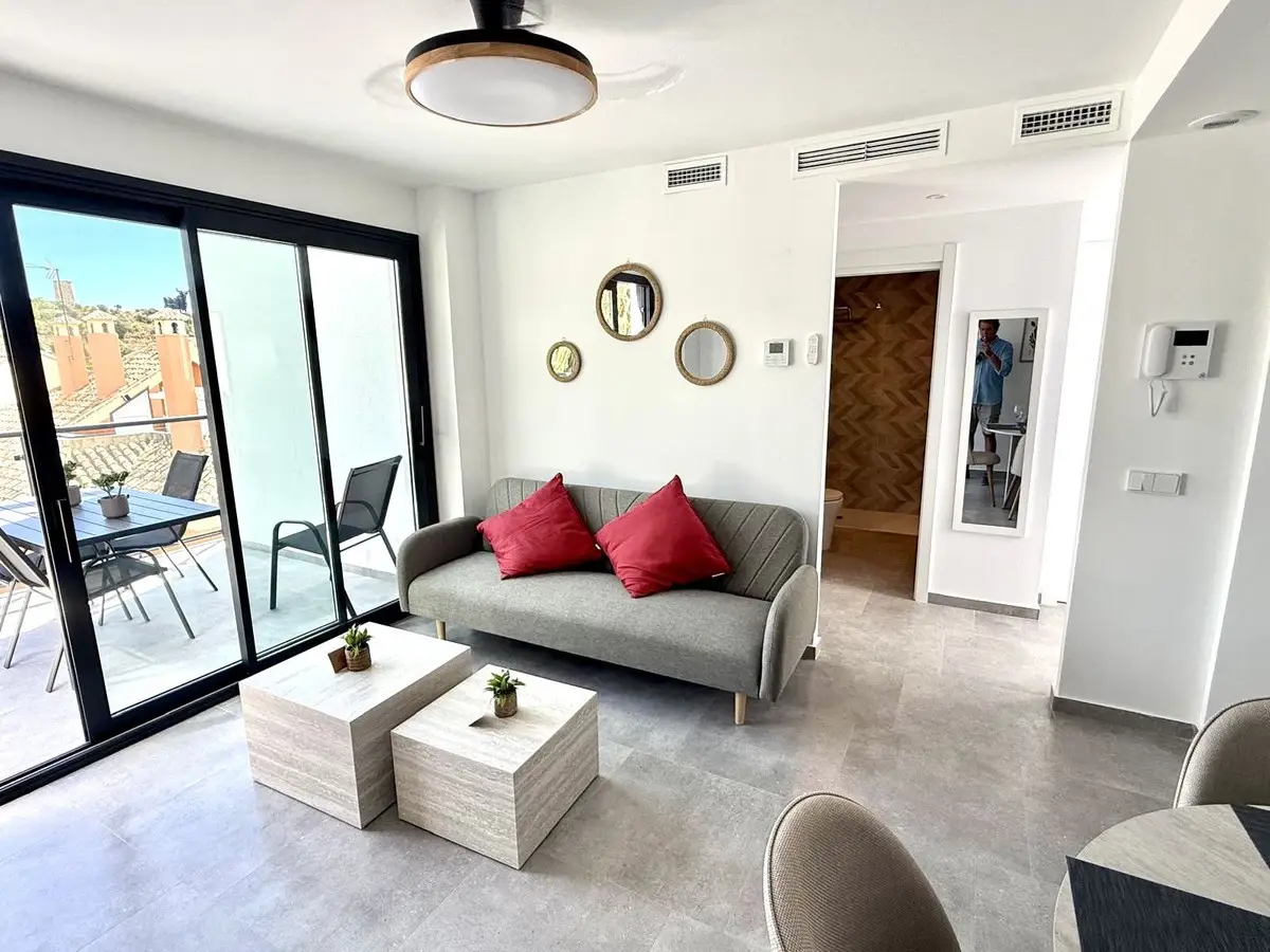 Middle Floor Apartment for sale in Fuengirola — photo 1