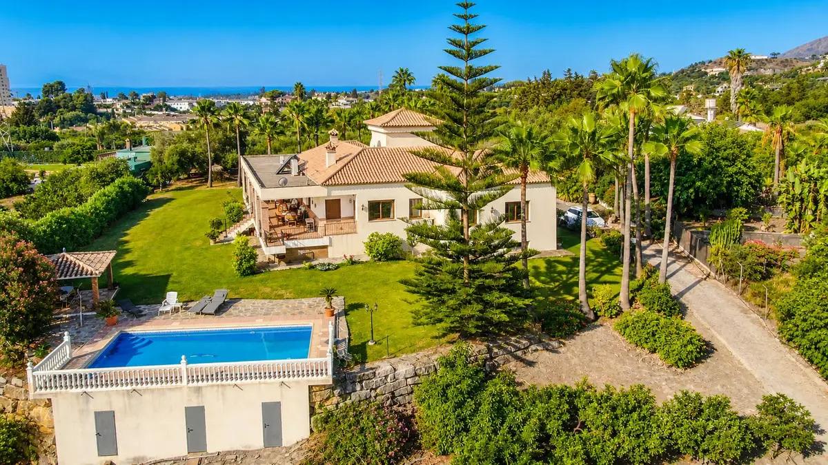 Finca - Cortijo for sale in Estepona — photo 1
