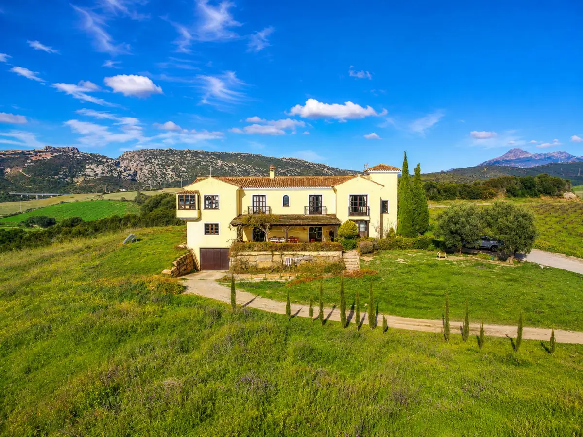Finca - Cortijo for sale in Casares — photo 1