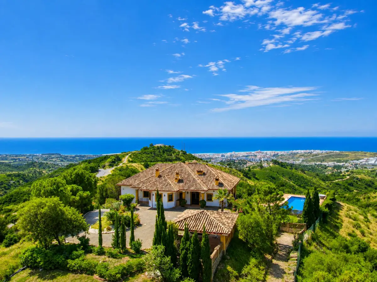 Finca - Cortijo for sale in Estepona — photo 1