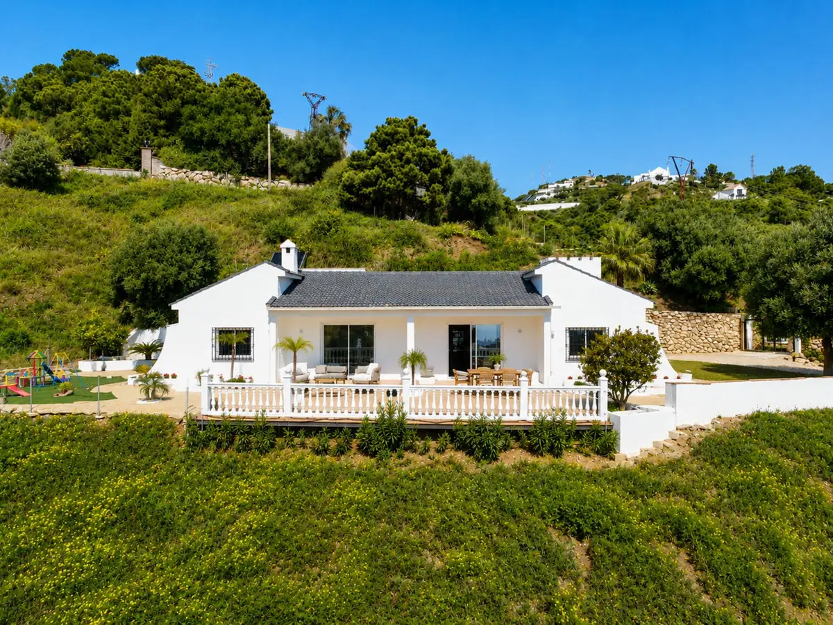 Finca - Cortijo for sale in Estepona — photo 1