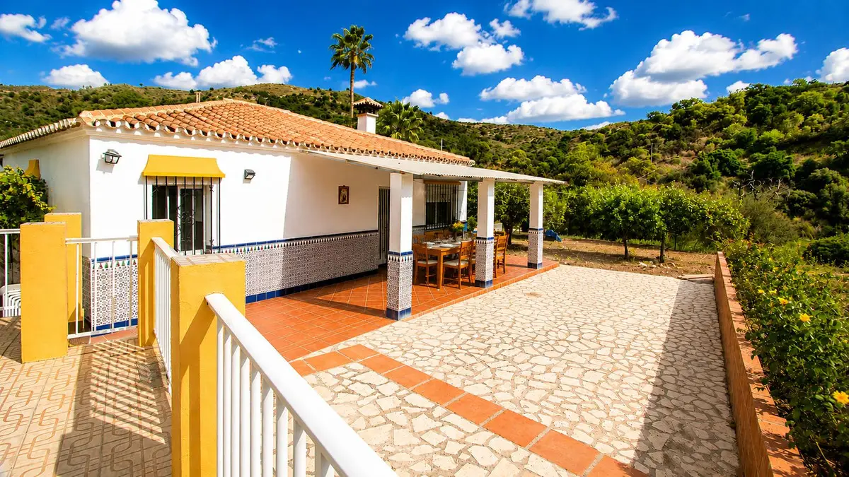Finca - Cortijo for sale in Estepona — photo 1