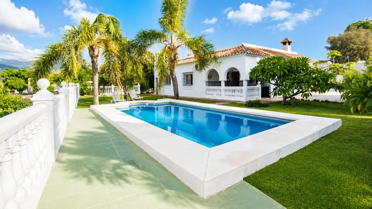 Finca - Cortijo for sale in Estepona — photo 1
