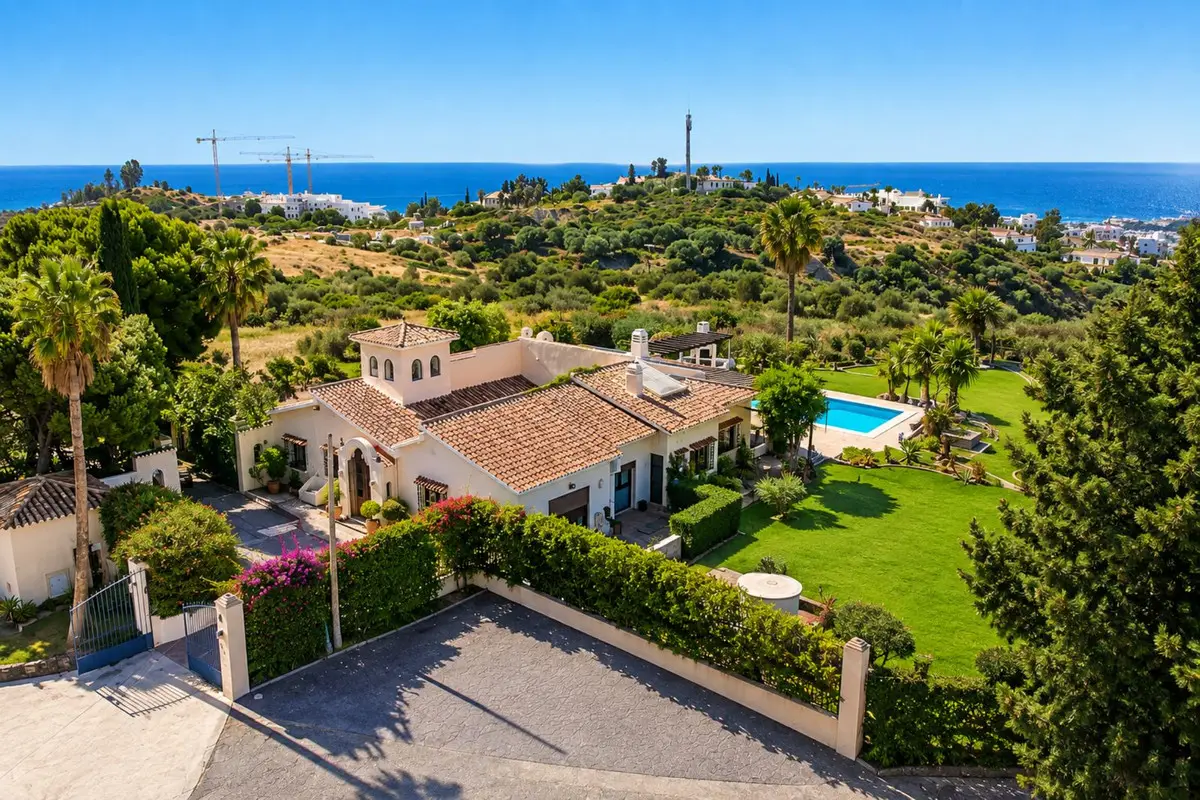 Finca - Cortijo for sale in Estepona — photo 1