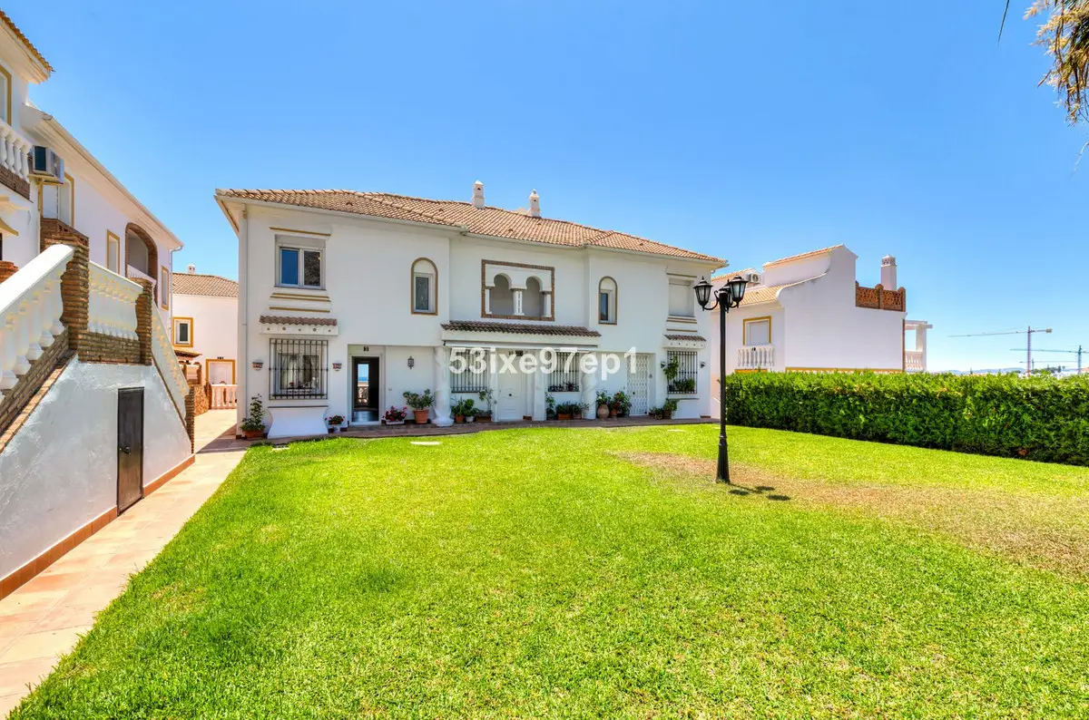 Townhouse for sale in Fuengirola — photo 1