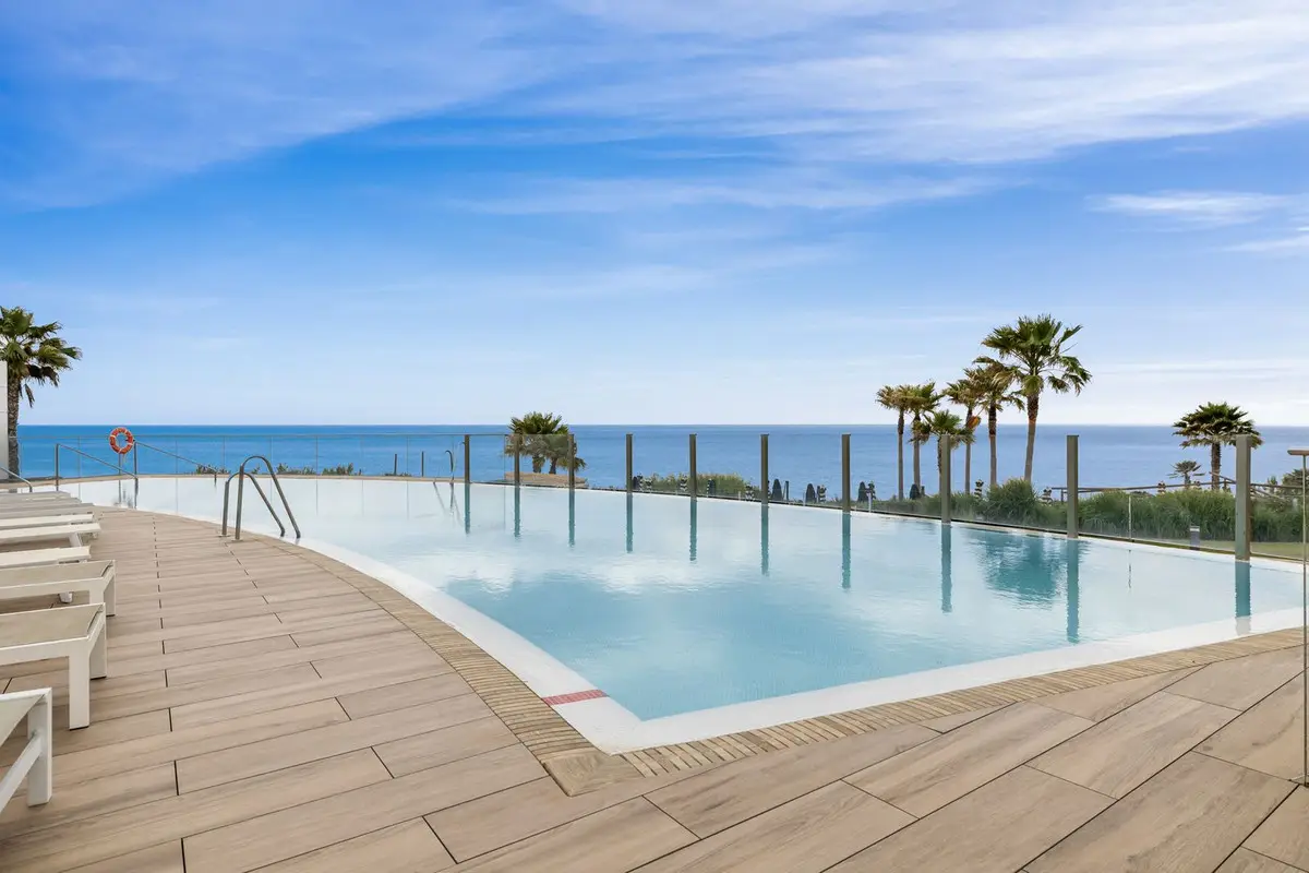 Ground Floor Apartment for sale in Estepona — photo 1