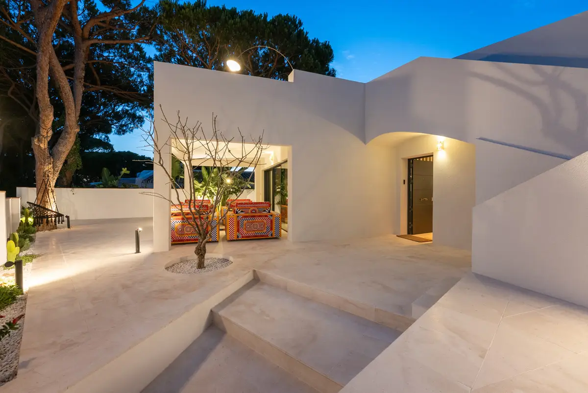 Detached Villa for sale in Calahonda — photo 1