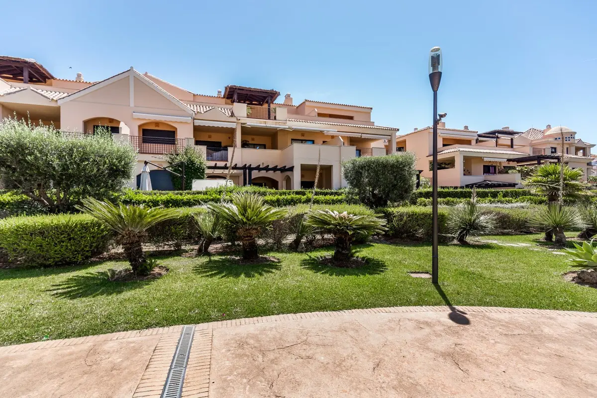 Middle Floor Apartment for sale in Puerto Banús — photo 1