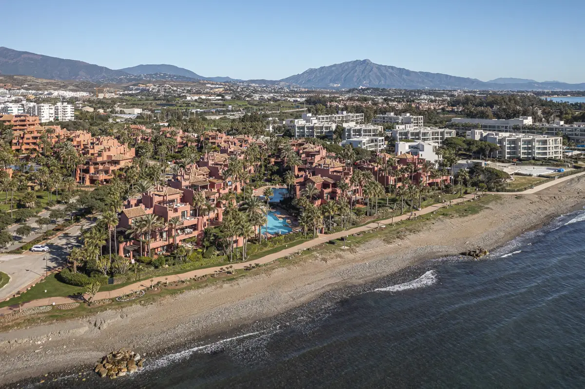Ground Floor Apartment for sale in Estepona — photo 1
