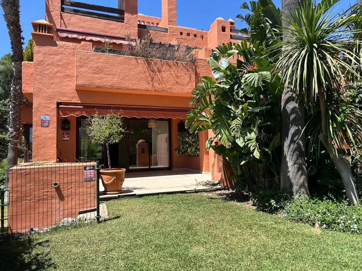 Semi-Detached House for sale in The Golden Mile — photo 1