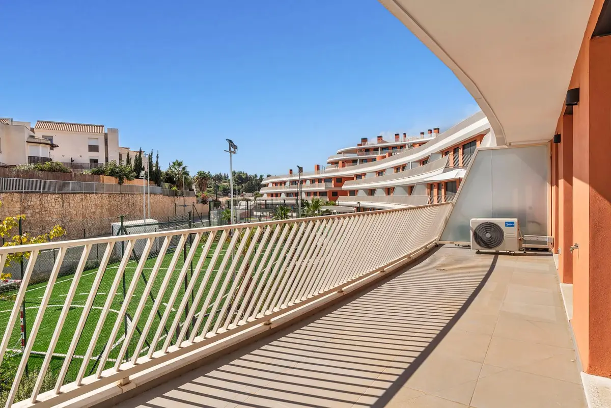 Middle Floor Apartment for sale in La Cala de Mijas — photo 1