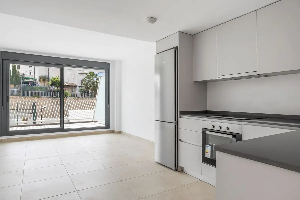 Middle Floor Apartment for sale in La Cala de Mijas — photo 1