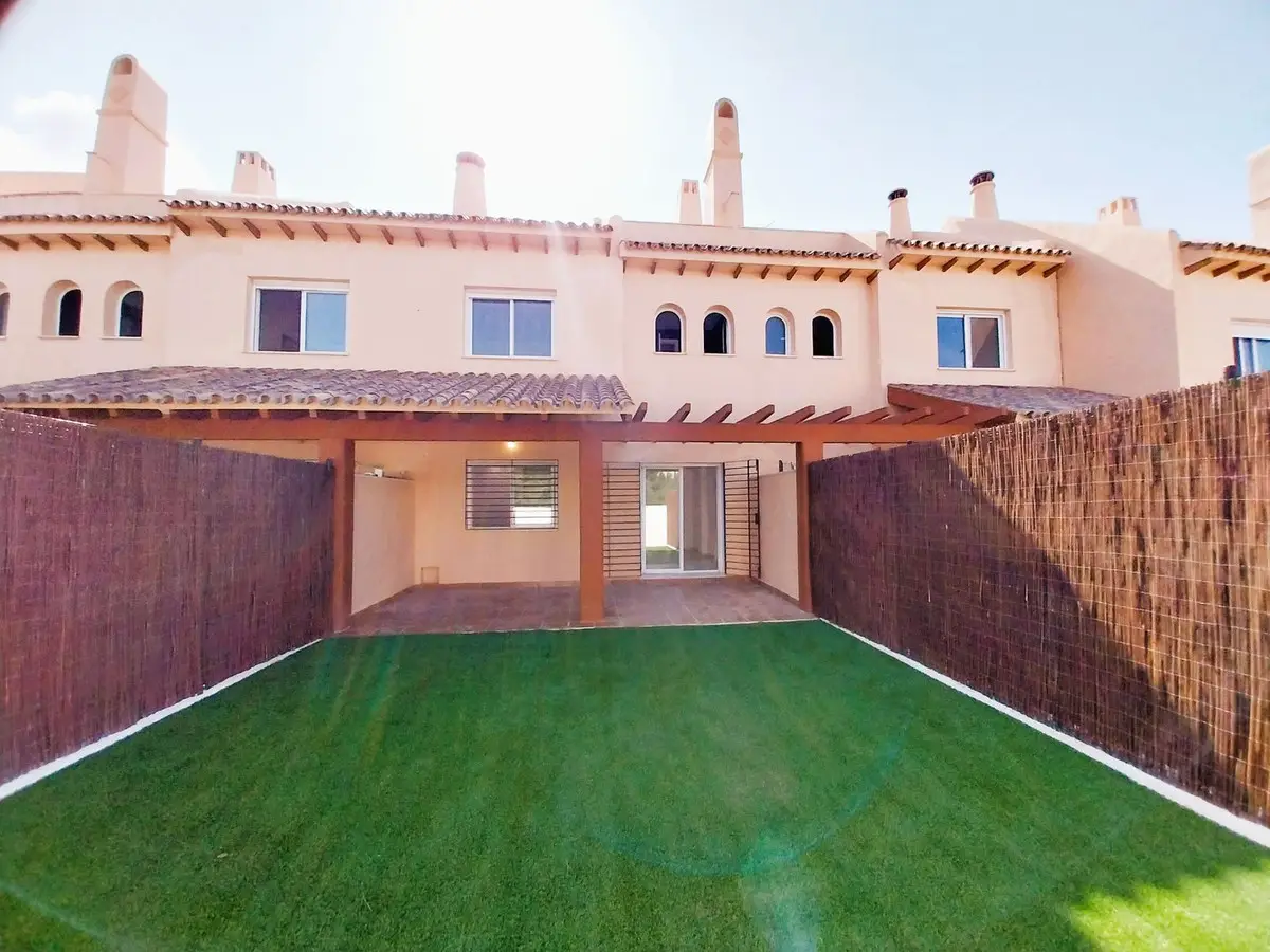 Townhouse for sale in Calahonda — photo 1