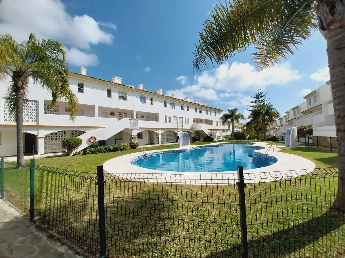 Duplex for sale in Calahonda — photo 1