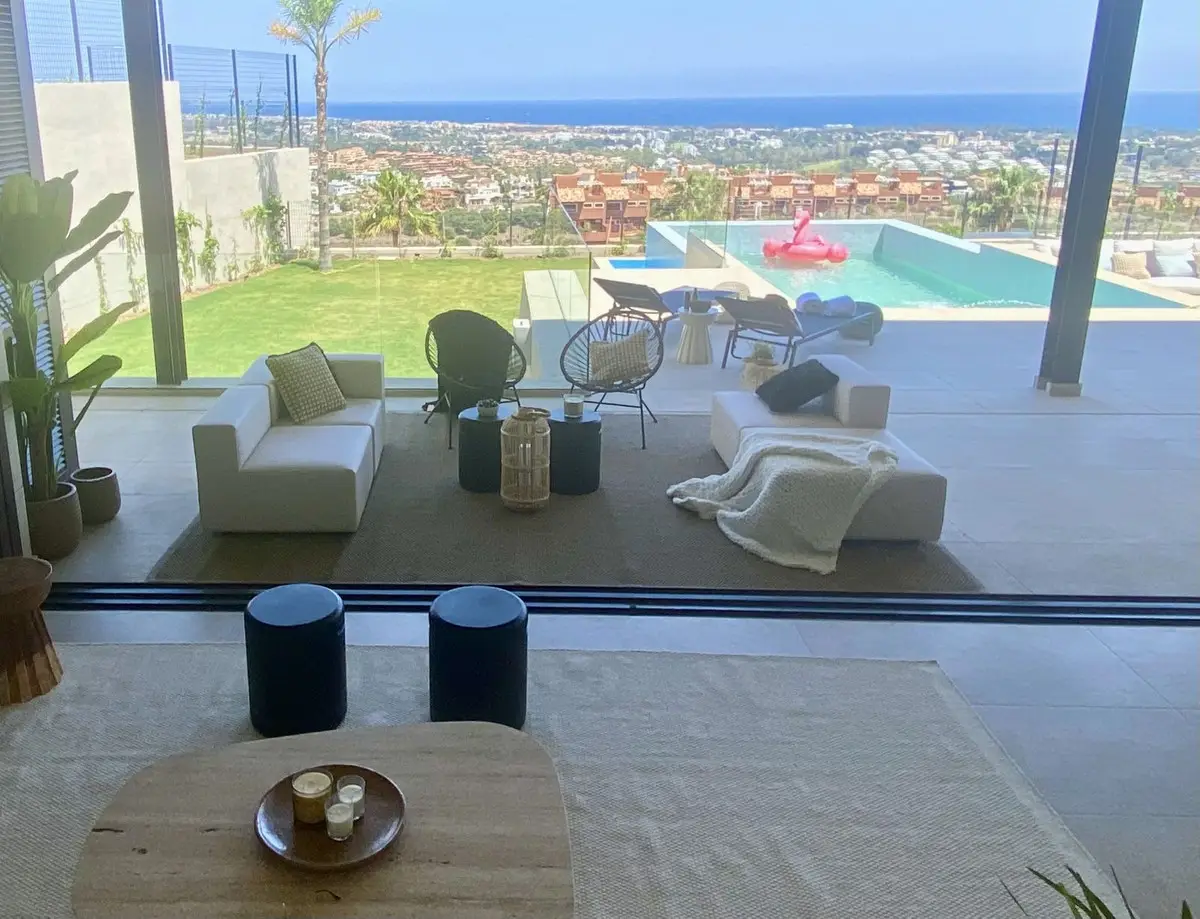 Detached Villa for sale in Benahavís — photo 1