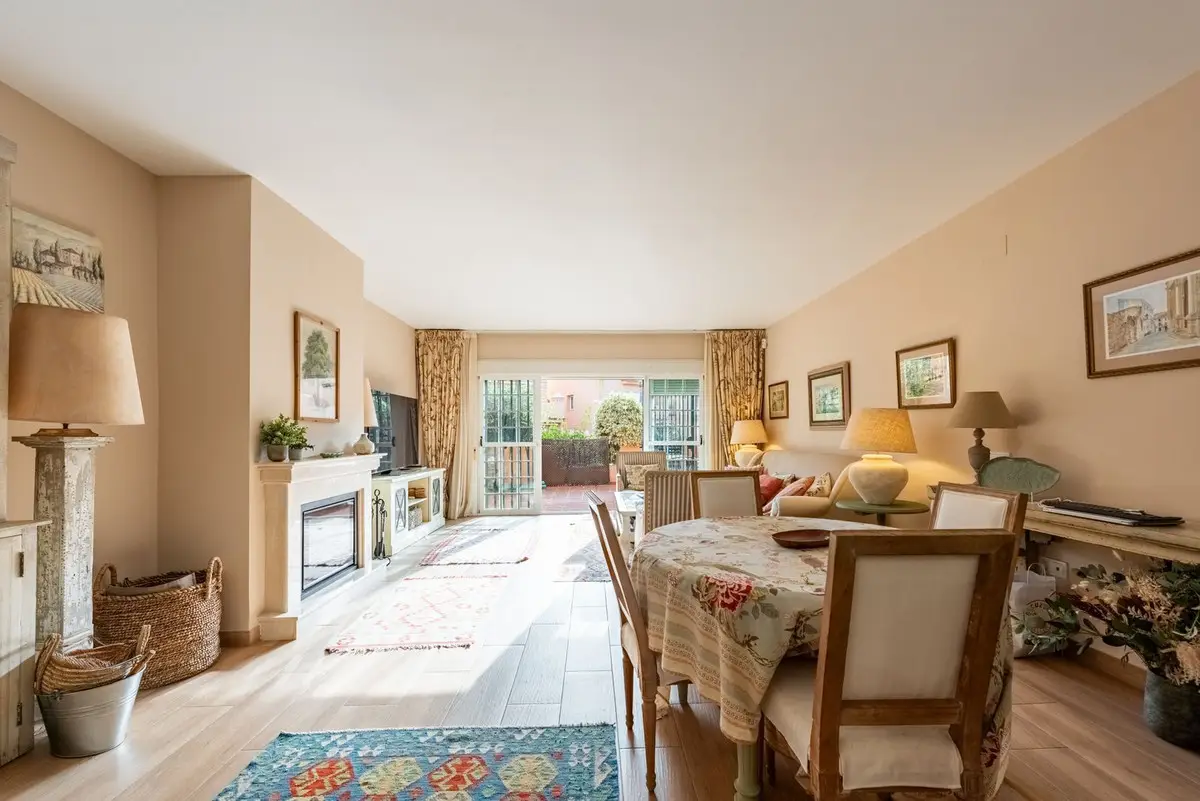 Semi-Detached House for sale in Nagüeles — photo 1