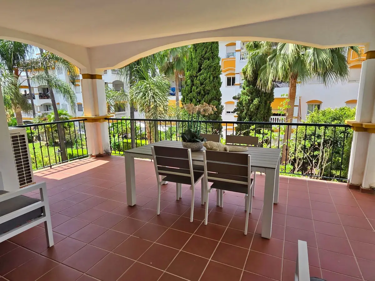 Middle Floor Apartment for sale in Puerto Banús — photo 1