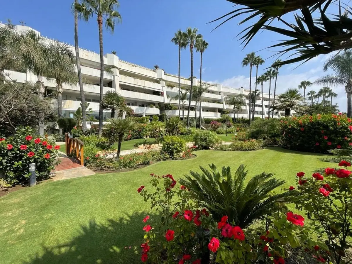 Middle Floor Apartment for sale in Puerto Banús — photo 1