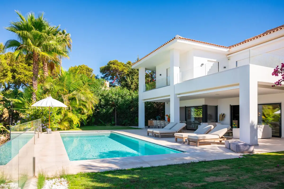 Detached Villa for sale in Artola — photo 1